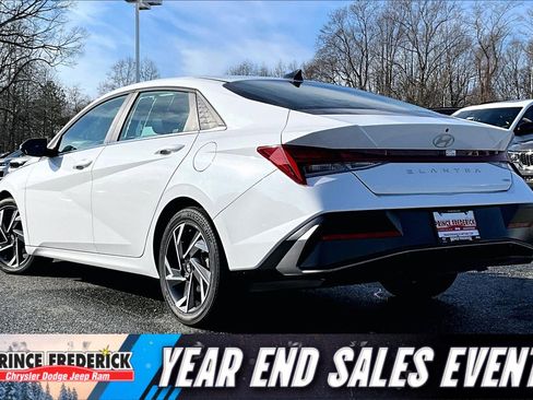 Used 2025 Hyundai Elantra Limited image 10