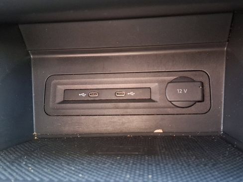 Used 2021 Volkswagen Atlas Cross Sport SE image 23