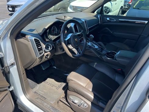 Used 2017 Porsche Cayenne S AWD/4WD image 11