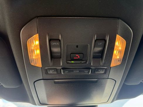 Used 2025 Toyota Highlander XSE AWD/4WD image 21