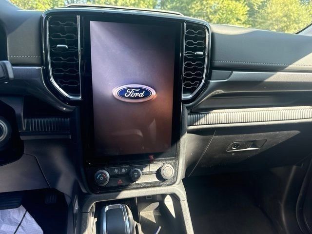Used 2025 Ford Ranger Lariat w/ FX4 Off-Road Package AWD/4WD image 9