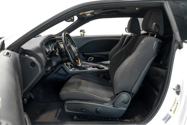 Used 2017 Dodge Challenger R/T RWD image 34