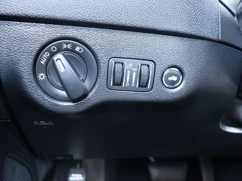 Used 2023 Dodge Charger SXT RWD image 21