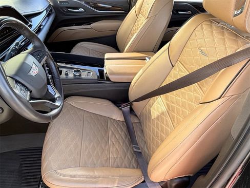 Certified 2022 Cadillac Escalade ESV Sport w/ Touring Package image 19