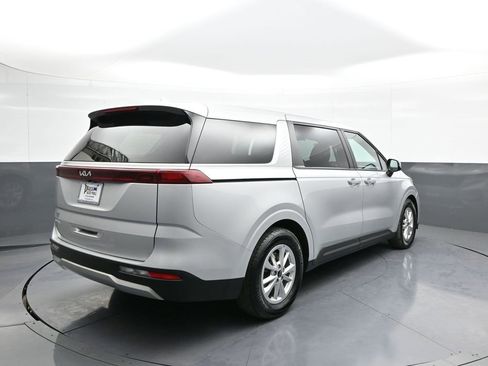 Certified 2023 Kia Carnival LX image 6