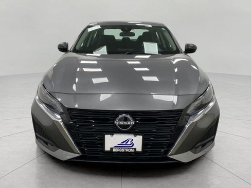 Used 2025 Nissan Altima 2.5 SV FWD image 9