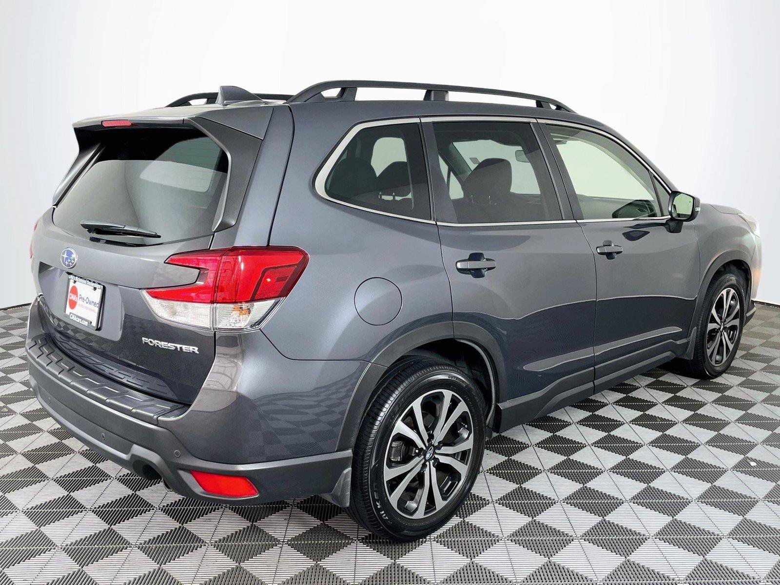 Used 2023 Subaru Forester Limited AWD/4WD image 9