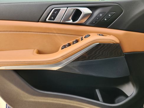 Used 2022 BMW X5 xDrive40i w/ Luxury Seating Package image 25