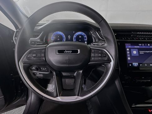 Used 2023 Jeep Grand Cherokee Laredo RWD image 15