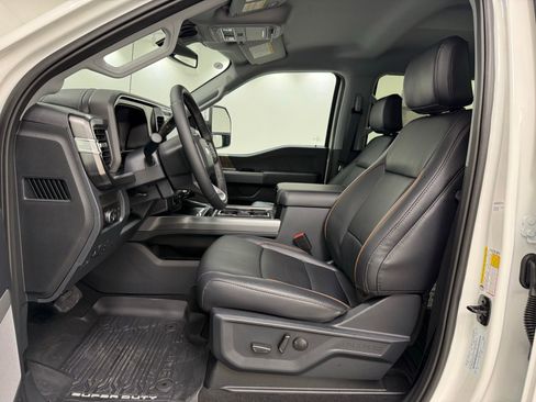 New 2026 Ford F250 Lariat w/ Lariat Premium Package image 18