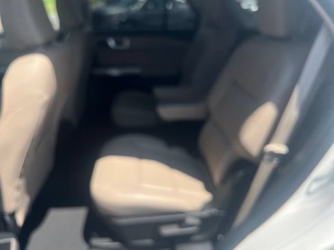 Used 2023 Ford Explorer XLT w/ Equipment Group 202A AWD/4WD image 21