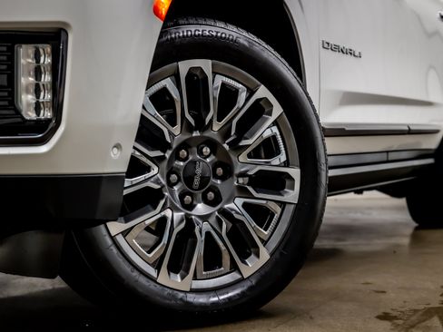 Used 2023 GMC Yukon Denali Ultimate AWD/4WD image 23