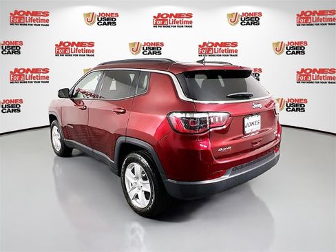 Used 2022 Jeep Compass Latitude w/ Convenience Group image 2