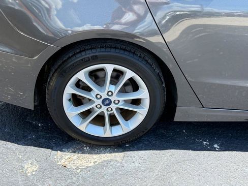 Used 2019 Ford Fusion SE FWD image 7