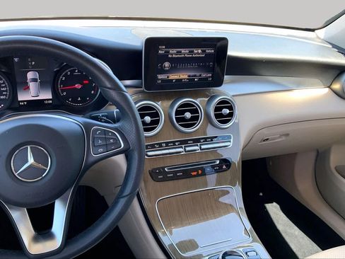 Used 2018 Mercedes-Benz GLC 300 4MATIC image 6