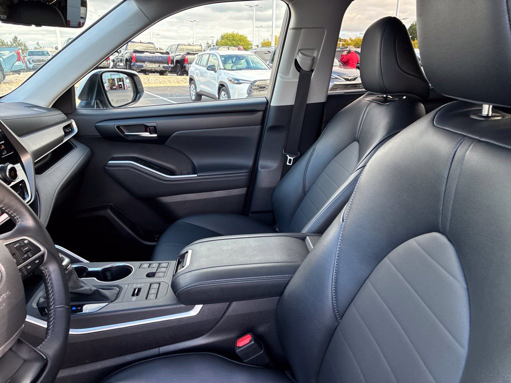 Certified 2026 Toyota Highlander XLE AWD/4WD image 28