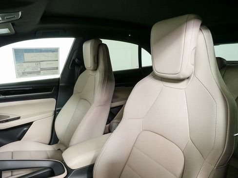 New 2026 Porsche Macan Electric image 5