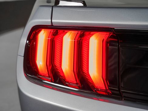 Used 2022 Ford Mustang Shelby GT500 w/ Carbon Fiber Track Pack RWD image 20