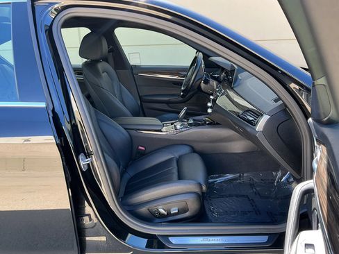 Used 2019 BMW 530i w/ Convenience Package RWD image 16