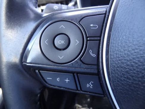 Used 2023 Toyota Corolla Cross XLE image 16