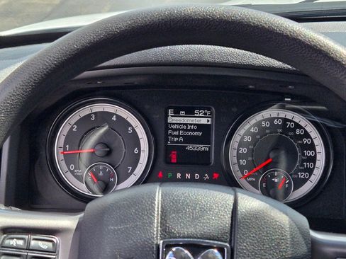 Used 2024 RAM 1500 Classic SLT AWD/4WD image 32