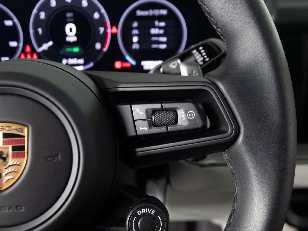 Certified 2026 Porsche Cayenne E-Hybrid Coupe AWD/4WD image 24