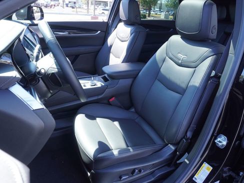 New 2025 Cadillac XT5 Premium Luxury image 14