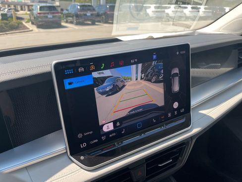 New 2026 Volkswagen Tiguan SE image 16