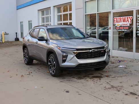 New 2026 Chevrolet Trax RS w/ Sunroof Package image 2