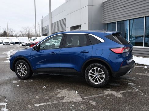 Used 2022 Ford Escape SE image 3