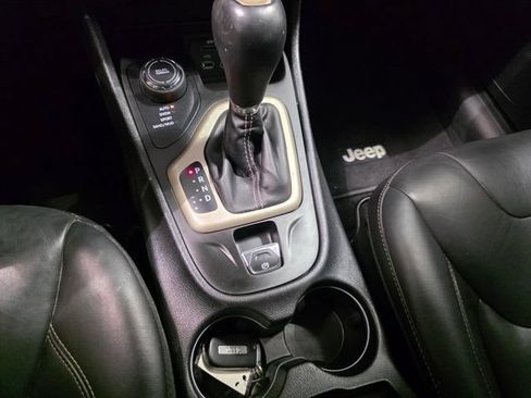 Used 2016 Jeep Cherokee Limited AWD/4WD image 23