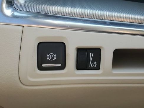 Used 2021 Cadillac XT5 Premium Luxury w/ LPO, Floor Liner Package AWD/4WD image 31