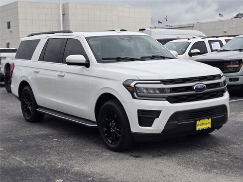 Used 2023 Ford Expedition Max XLT RWD image 3