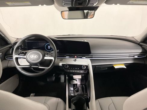 New 2026 Hyundai Elantra Limited image 22