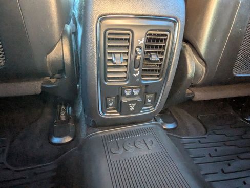 Used 2014 Jeep Grand Cherokee Limited AWD/4WD image 18