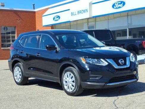 Used 2017 Nissan Rogue S AWD/4WD image 1