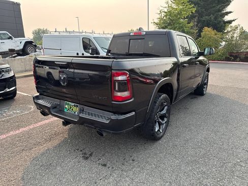 Used 2020 RAM 1500 Limited w/ Black Appearance Package AWD/4WD image 9