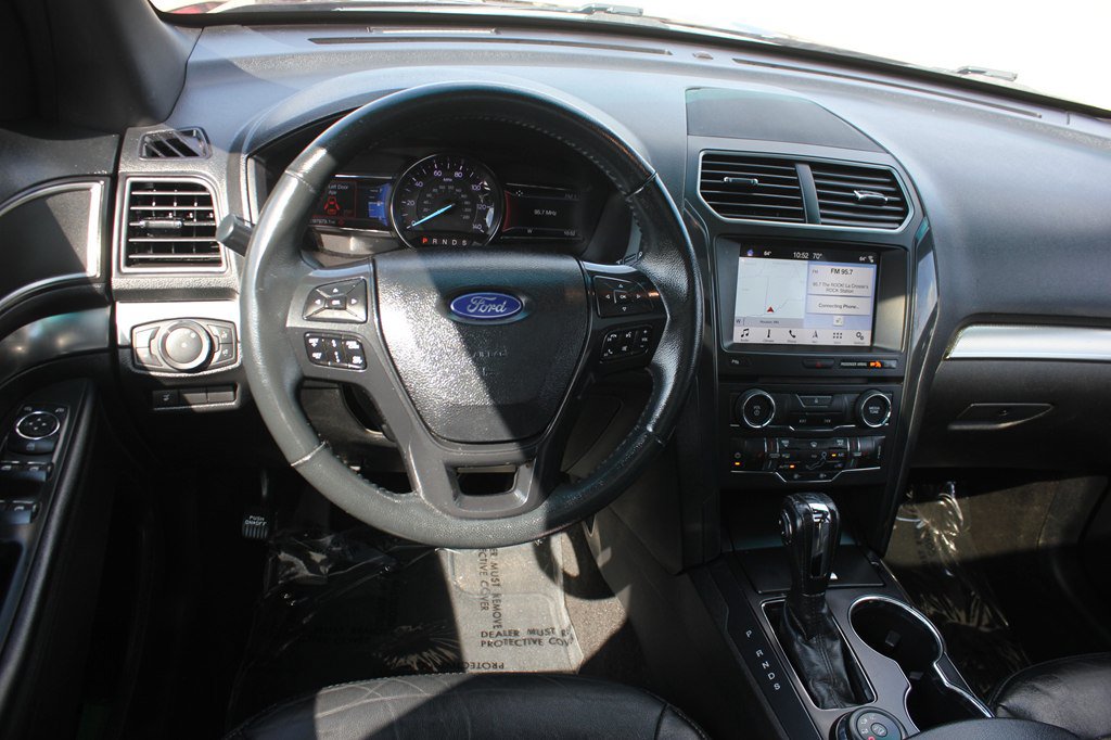 Used 2018 Ford Explorer XLT w/ Equipment Group 202A AWD/4WD image 9