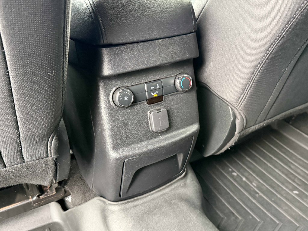Used 2019 Ford Explorer XLT w/ Equipment Group 201A AWD/4WD image 21