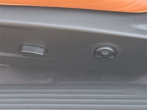 Used 2016 Dodge Challenger SRT Hellcat image 16