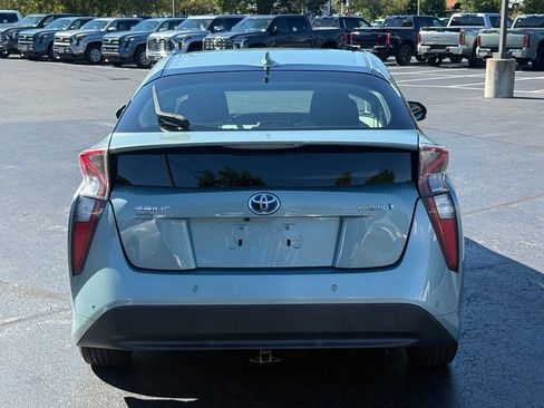 Used 2018 Toyota Prius Two w/ Prius Two Safety Plus Package FWD image 6