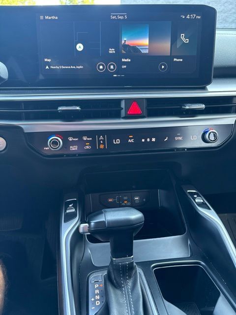 Used 2024 Kia Sorento S w/ Panoramic Sunroof Package FWD image 9