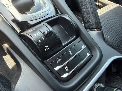 Used 2016 Porsche Cayenne AWD/4WD image 19