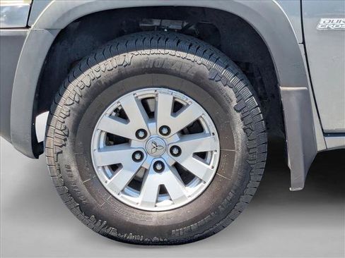 Used 2006 Mitsubishi Raider DuroCross RWD image 22