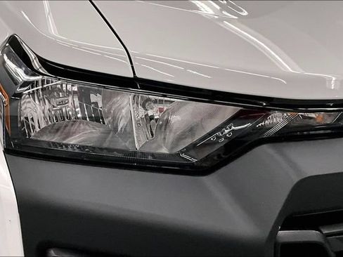 Used 2023 Chevrolet Colorado Trail Boss w/ Technology Package AWD/4WD image 34