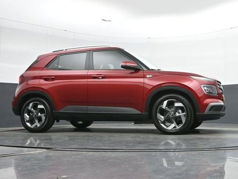 Used 2024 Hyundai Venue Limited FWD image 34