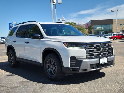 Certified 2026 Honda Pilot TrailSport image 7