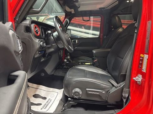 Used 2022 Jeep Wrangler Unlimited Sahara 4xe image 5