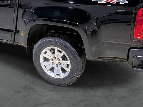Used 2022 Chevrolet Colorado LT w/ LT Convenience Package image 9