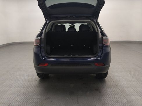 Used 2021 Jeep Compass Latitude FWD image 29